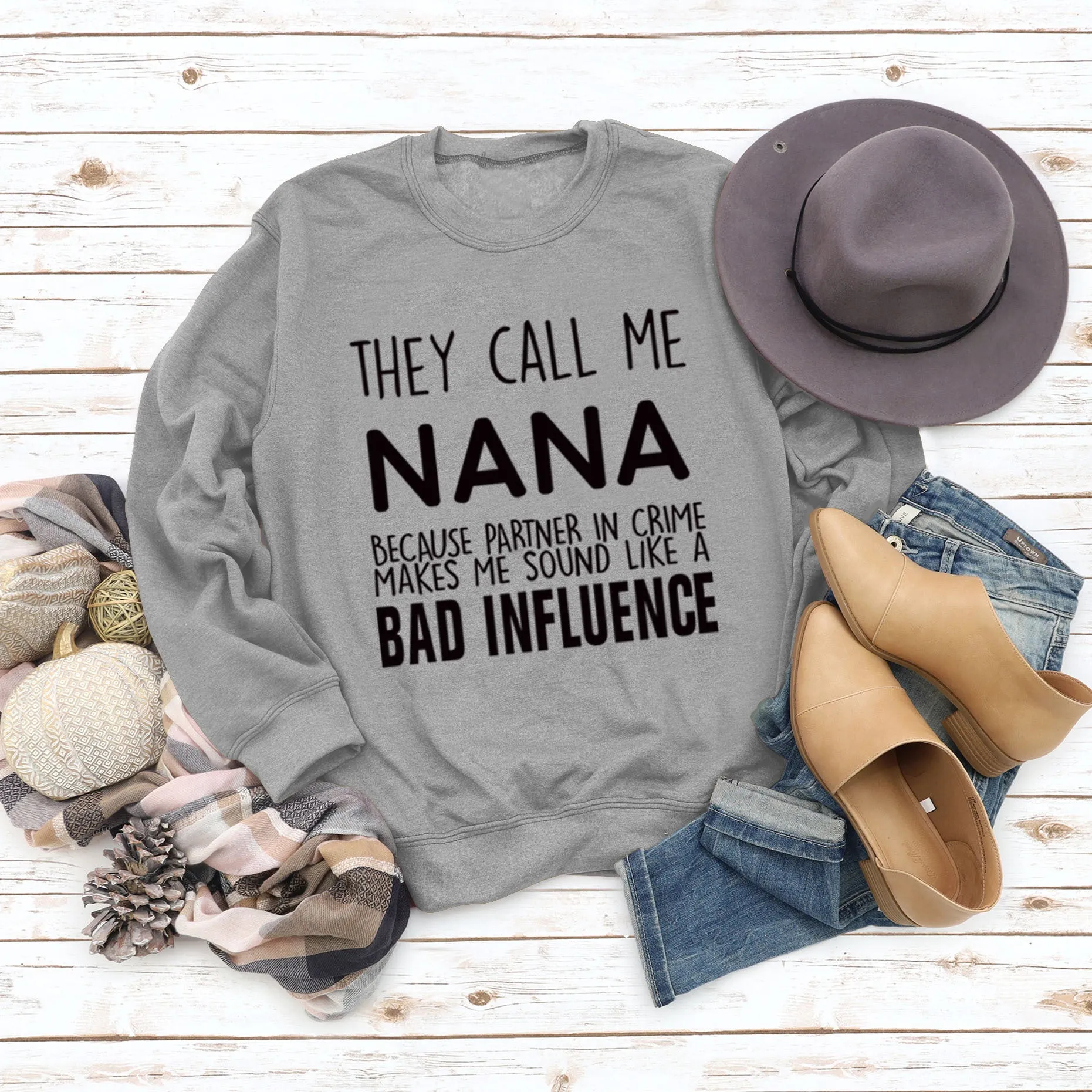 THEY CALL ME NANA BECAUSE THE LETTERED LONG-SLEEVED LOOSE-FITTING SWEATSHIRT